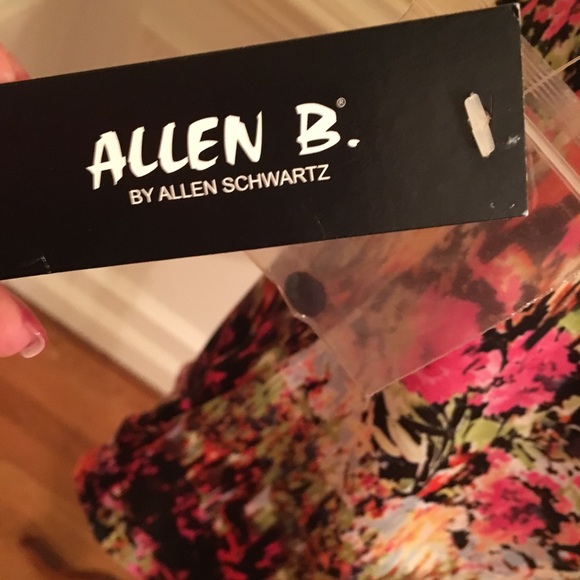 Allen B blouse - Picture 4 of 5